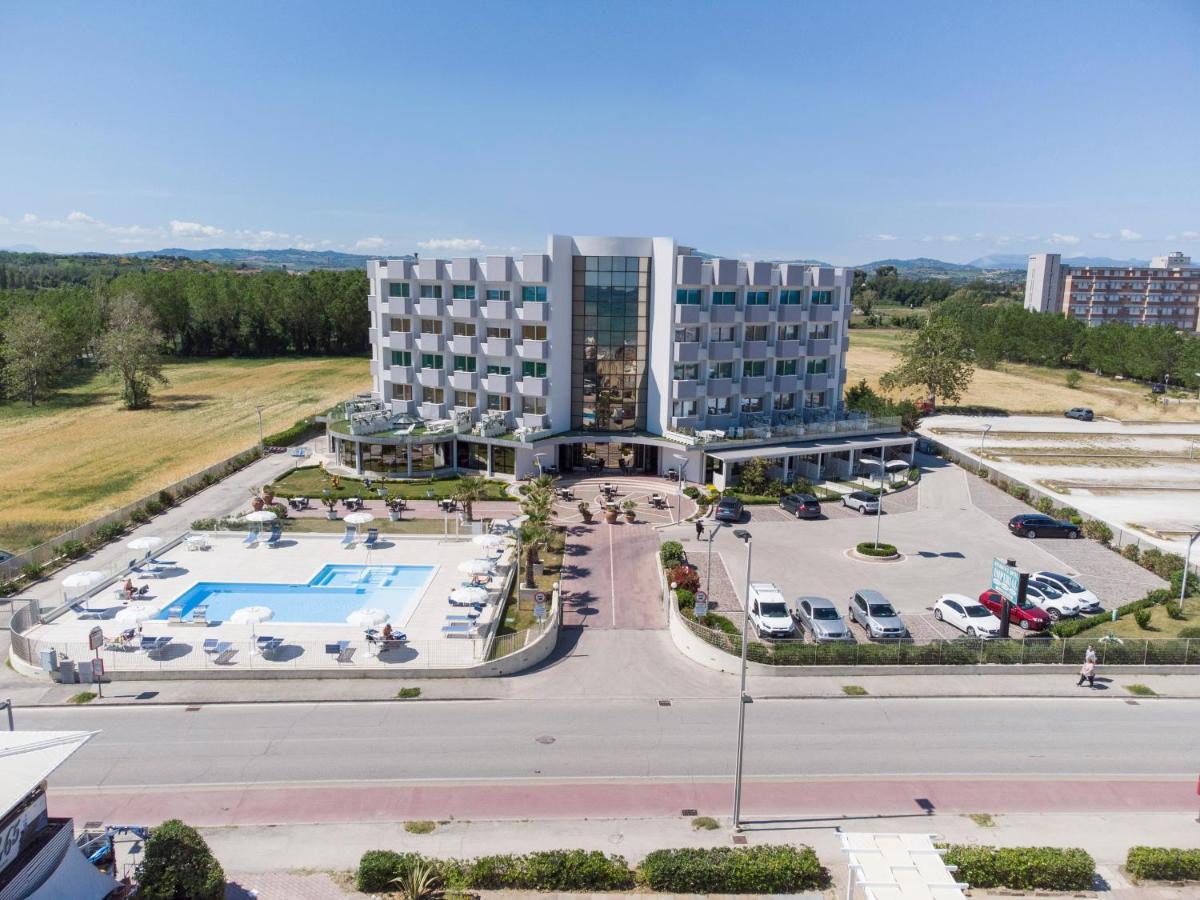 ميسانو ادرياتيكو Hotel Residence Imperial المظهر الخارجي الصورة